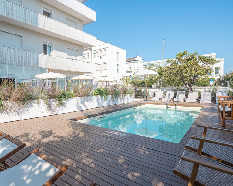 media.panoramica_piscina_vista_aurelio