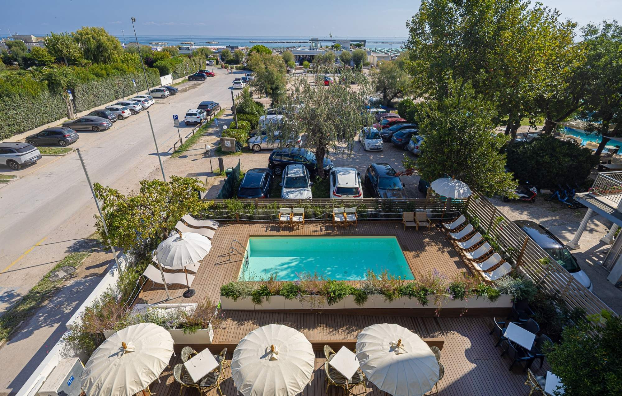 media.piscina_vista_fronte_mare